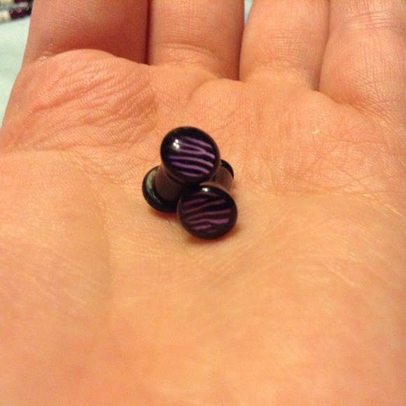 💕4g Purple Zebra Plugs💕