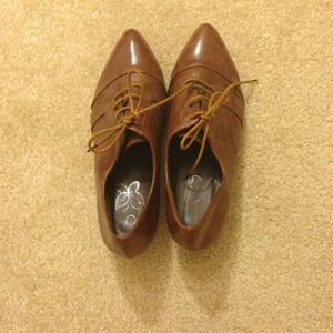 Faux leather brogue shoes (brown)