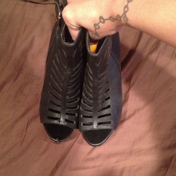 Steve Madden shoes - Picture 2 of 3