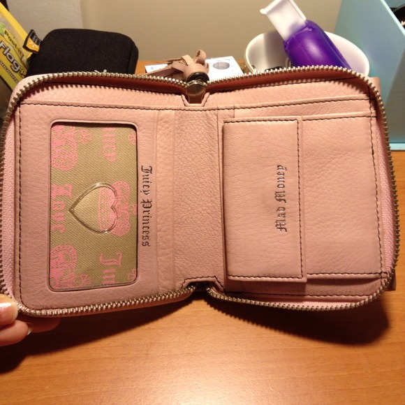 Juicy Couture Pink Wallet!!