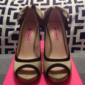 Betsey Johnson Satin Peep-Toe Pumps - Size 6
