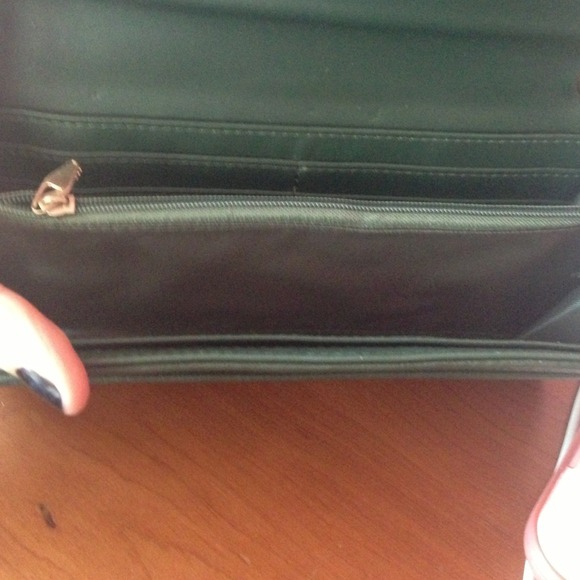 Brand new green pleather wallet ! - Picture 2 of 3