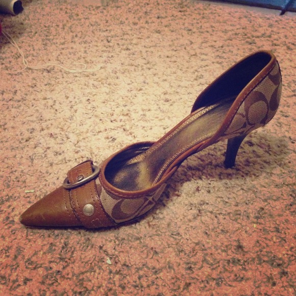 Coach leather toe pumps