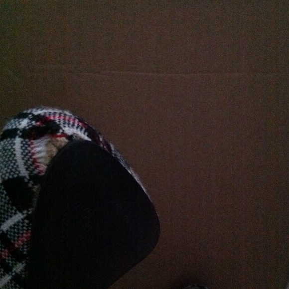 ⚡SOLD⚡Beautiful plaid heels- match everything! - Picture 2 of 3