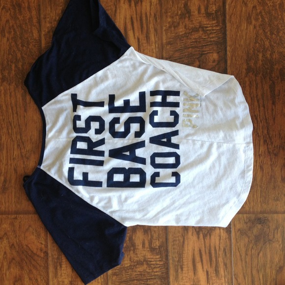 🚫Sold Yankees Victoria's Secret Pink top - Picture 2 of 3