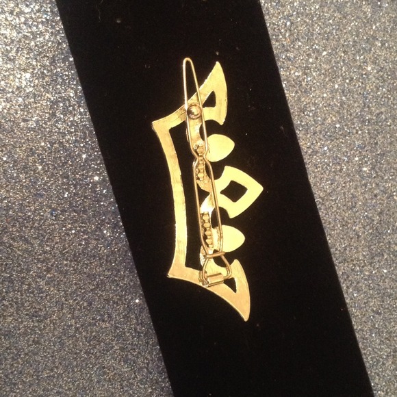 Pretty Crown Clip - Picture 3 of 3