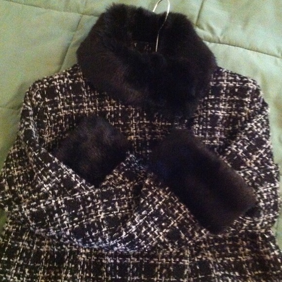 Stylish Winter Jacket - Picture 2 of 2