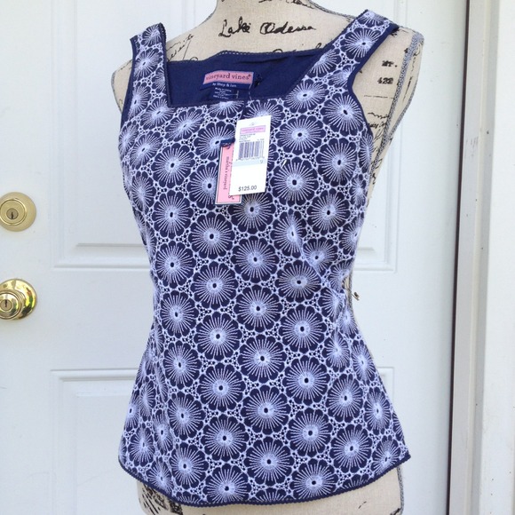 Vineyard Vines Tops - Brand New VINEYARD VINES Navy Eyelet TOP withTags