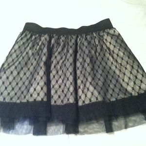 Black and crème skirt!