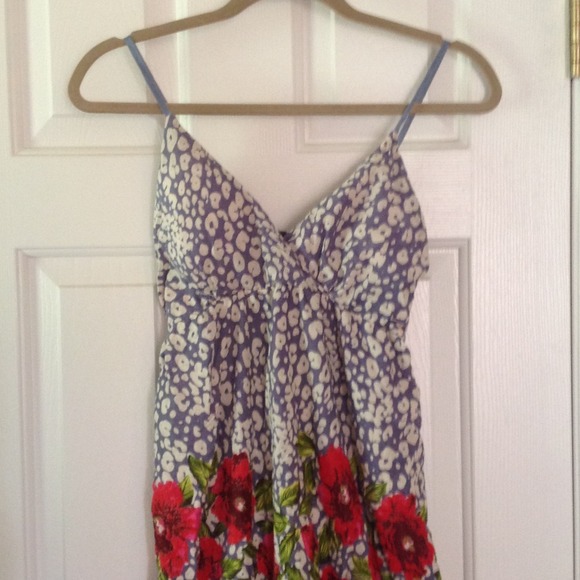 Very cute summer dress! Good condition