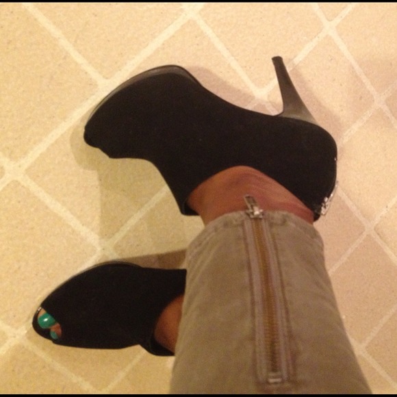 Black booties - Picture 3 of 4