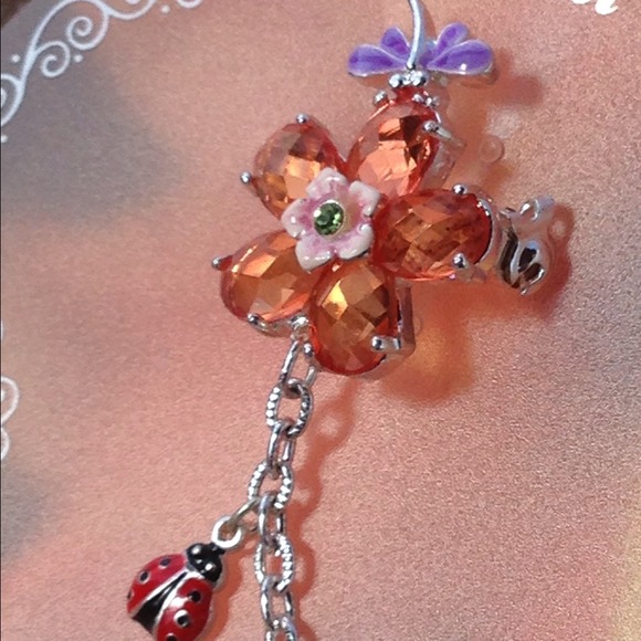 Beautiful rhinestone brooch/pin - Picture 3 of 4