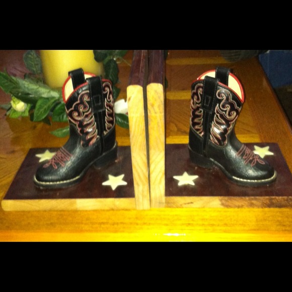 Laredo cowboy boot bookends:)