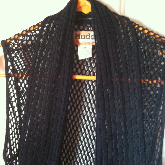 Sleeveless see-thru sweater - Picture 3 of 3