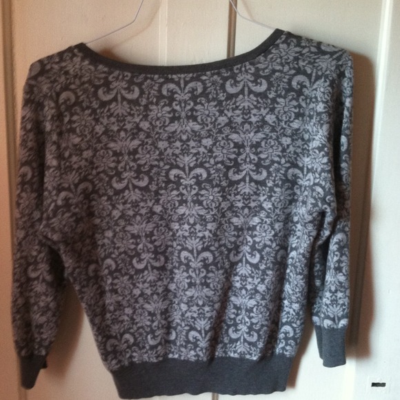 Cute cardigan! - Picture 3 of 3