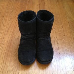 ⬇REDUCED⬇💯Authentic Uggs