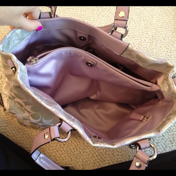 Authentic Coach purse - Picture 4 of 4