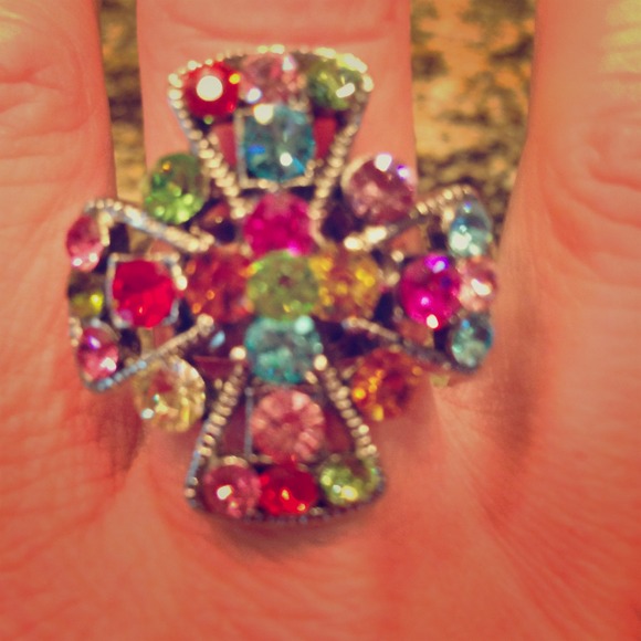 Multi color stone ring