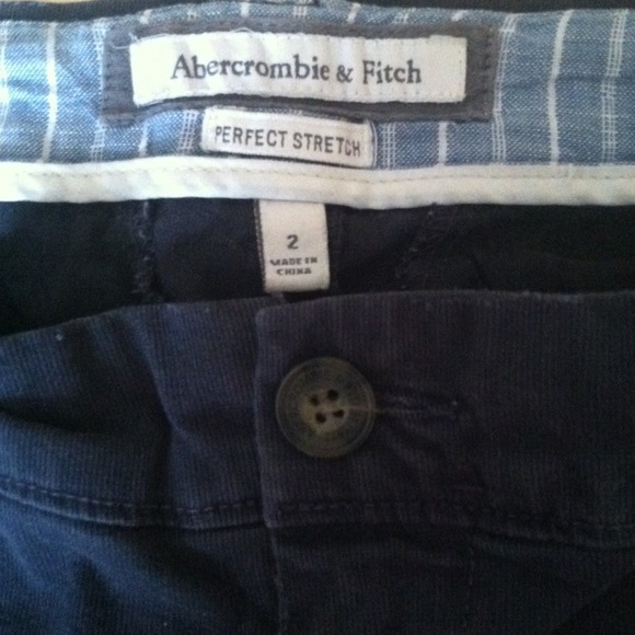 ❌SOLD❌ A&F || Perfect Stretch Chino Shorts - Picture 2 of 4