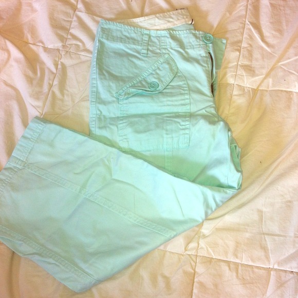 Gap capris