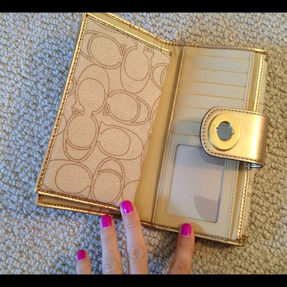 Authentic Coach wallet - Picture 3 of 4