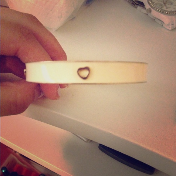 White enamel bracelet