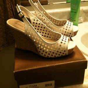 ❗REDUCED❗💲Wedges!