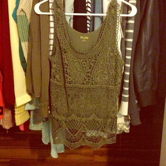 Nice army green tank