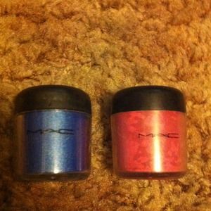 MAC pigmented color powder shadow