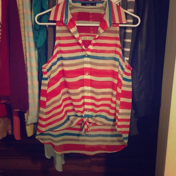 Short sleeved top