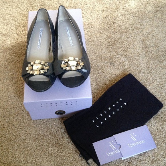 NWT Vera Wang Lucie Navy flats