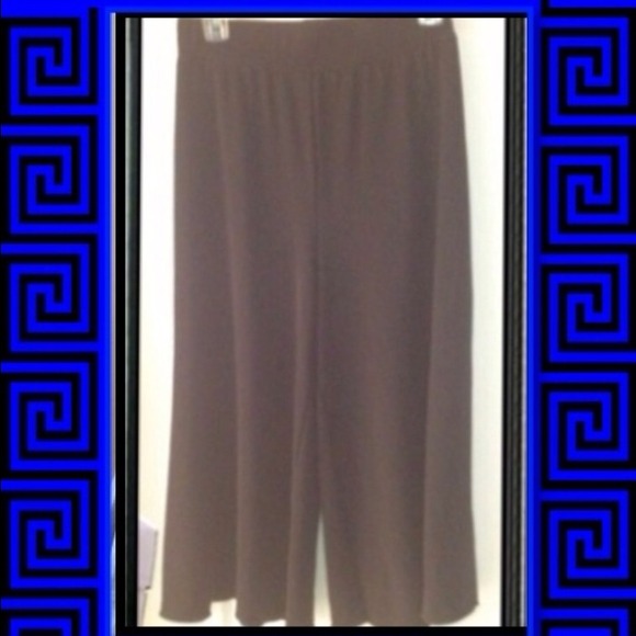 Susan Graver, Sm. Black, Flare Capri Pants