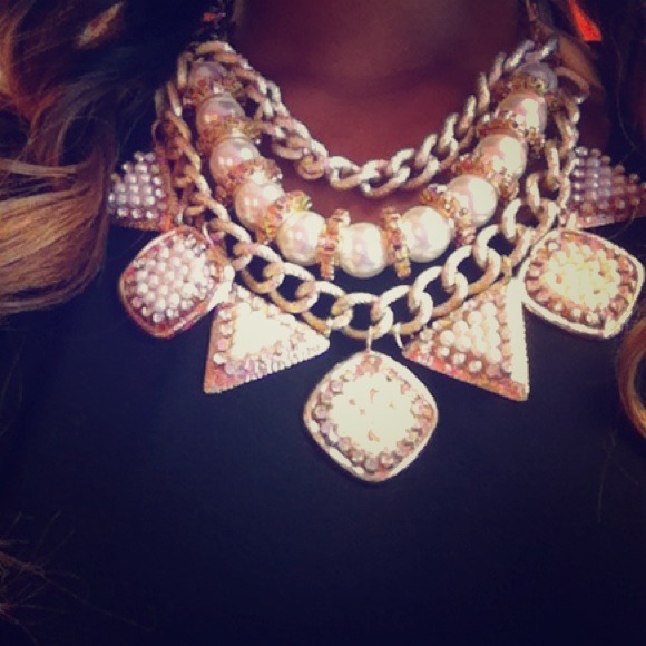 Beautiful square and triangle gold pearl necklace