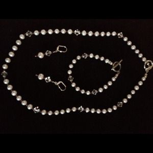 Freshwater pearl & Swarovski crystal