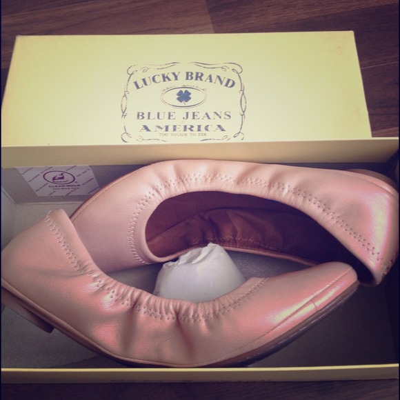 Emmie Rose Cream ballet flats