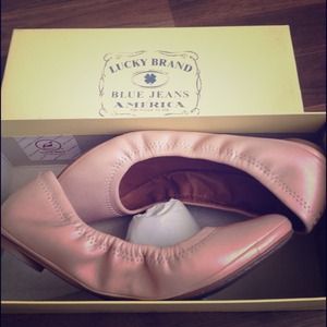 Emmie Rose Cream ballet flats