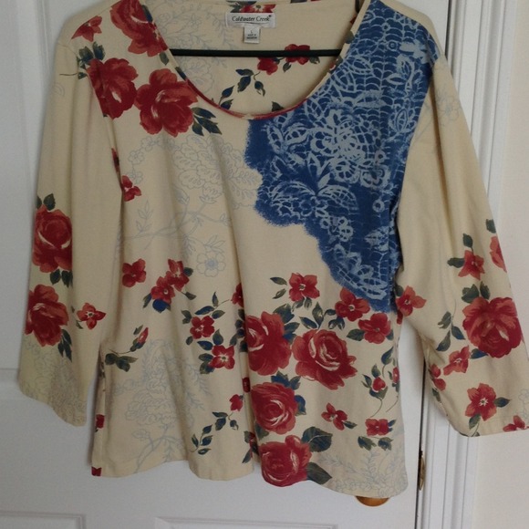 🎉Sold in bundle🎉  Floral stretch 3/4 sleeve top