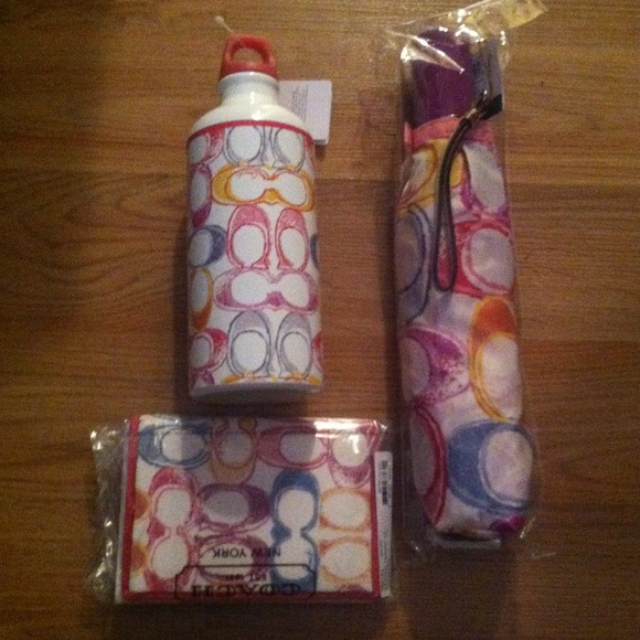 🎀SOLD🎀Water Bottle, Umbrella ONLY!