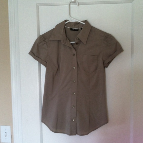 Khaki Button Up Stretch shirt - NY & Company -XS - Picture 1 of 3