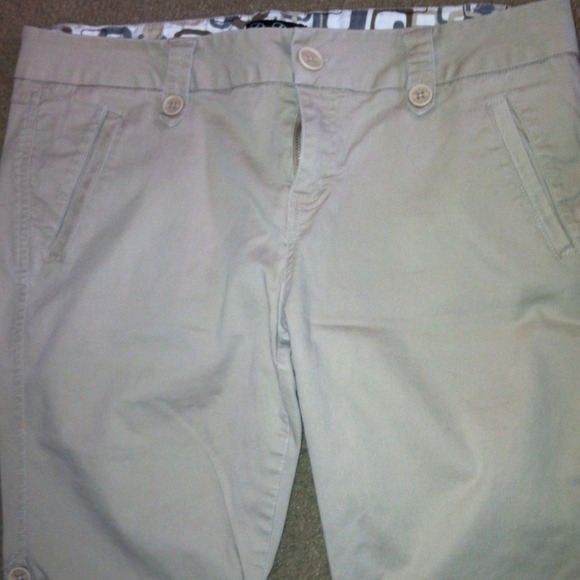 Shorts - Picture 2 of 4