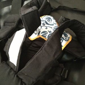 Baby carrier! Loved it! Great condition!