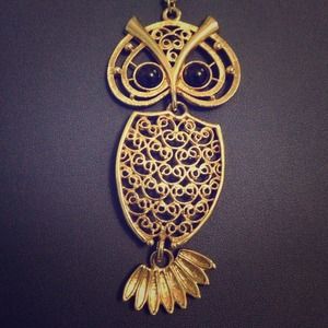 VINTAGE Sarah Coventry gold owl necklace
