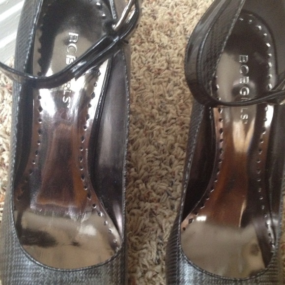 BCBGirls grey & black plaid pumps with strap! - Picture 2 of 4