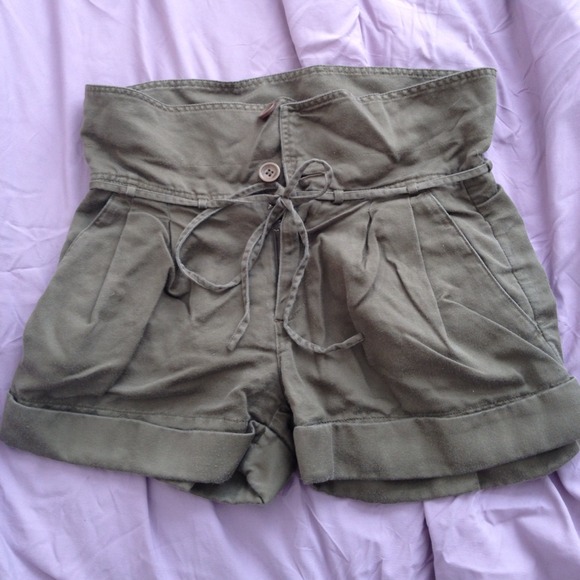 short - Picture 2 of 2