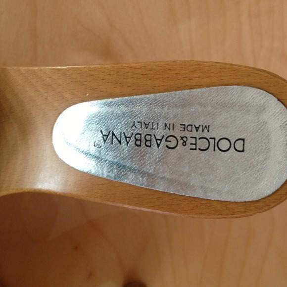 Shoes - Picture 2 of 4