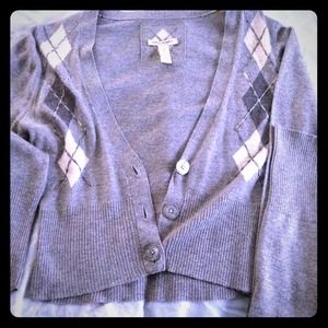 Adorable Abercrombie crop long sleeve cardigan.