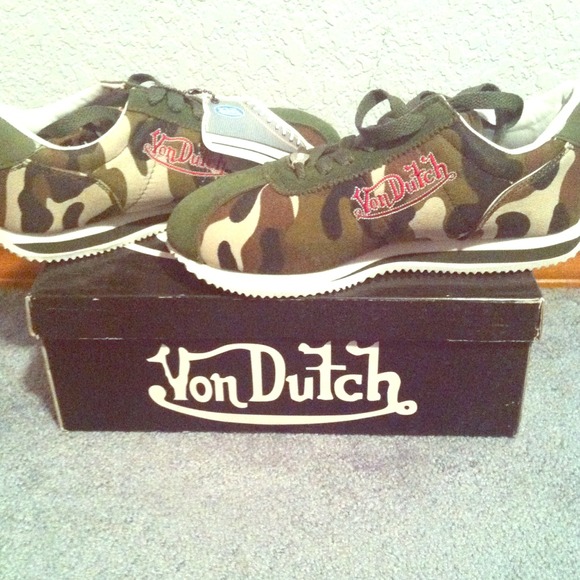 Von Dutch Camo shoes...Never been worn...