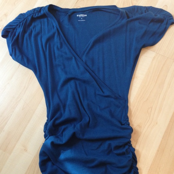 ❤SOLD IN BUNDLE❤Express top - Picture 2 of 3