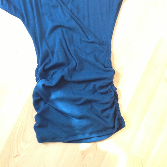 ❤SOLD IN BUNDLE❤Express top - Picture 3 of 3