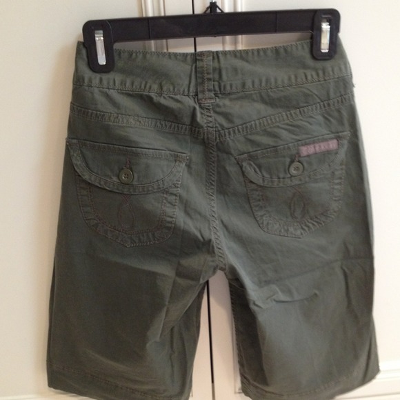 Shorts - Picture 2 of 3